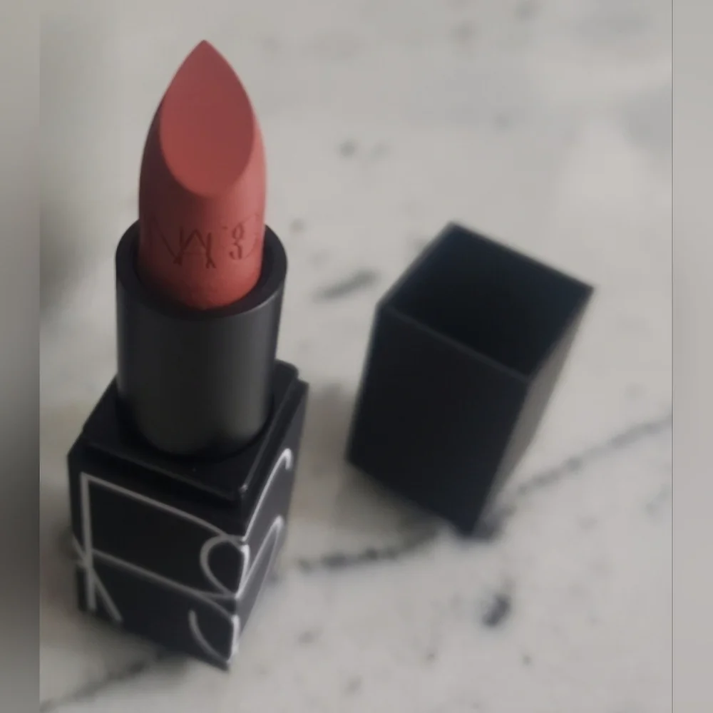 NWOT | NARS | Tolède Lipstick | 2913D Satin Finish | 1.6 g / 0.05 oz